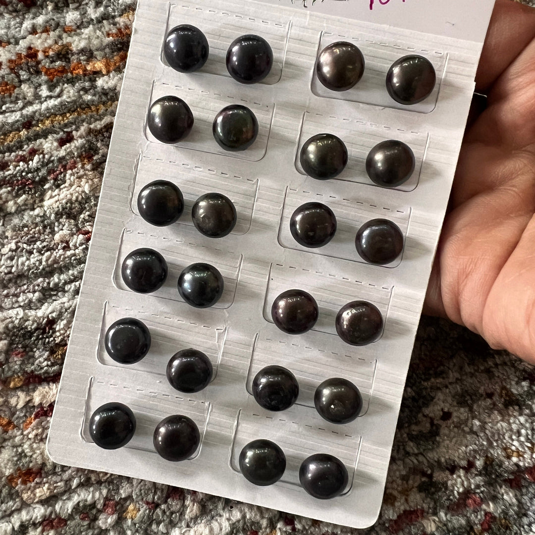 Black Pearl Studs