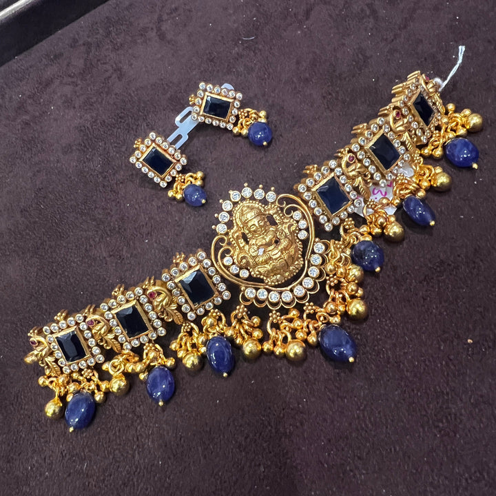 Sapphire temple choker