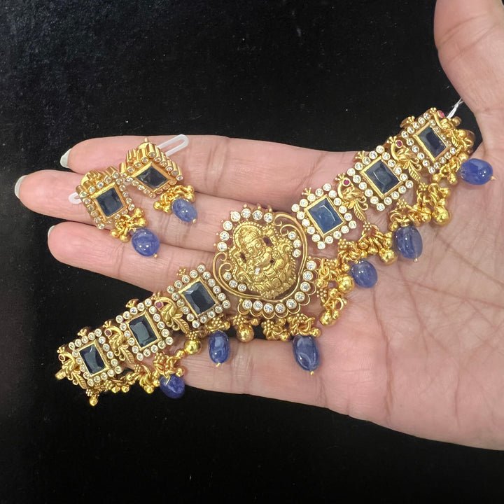 Sapphire temple choker