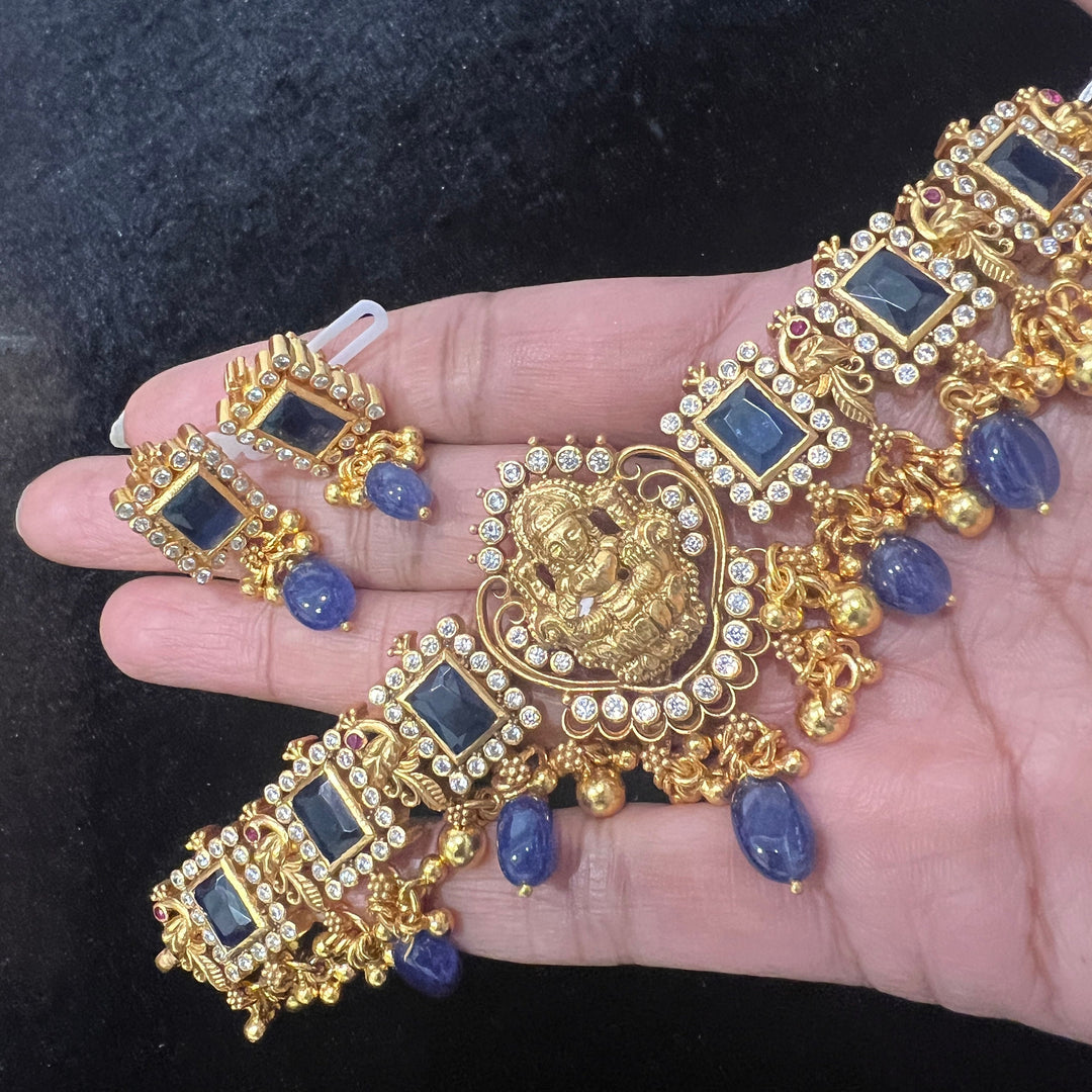 Sapphire temple choker