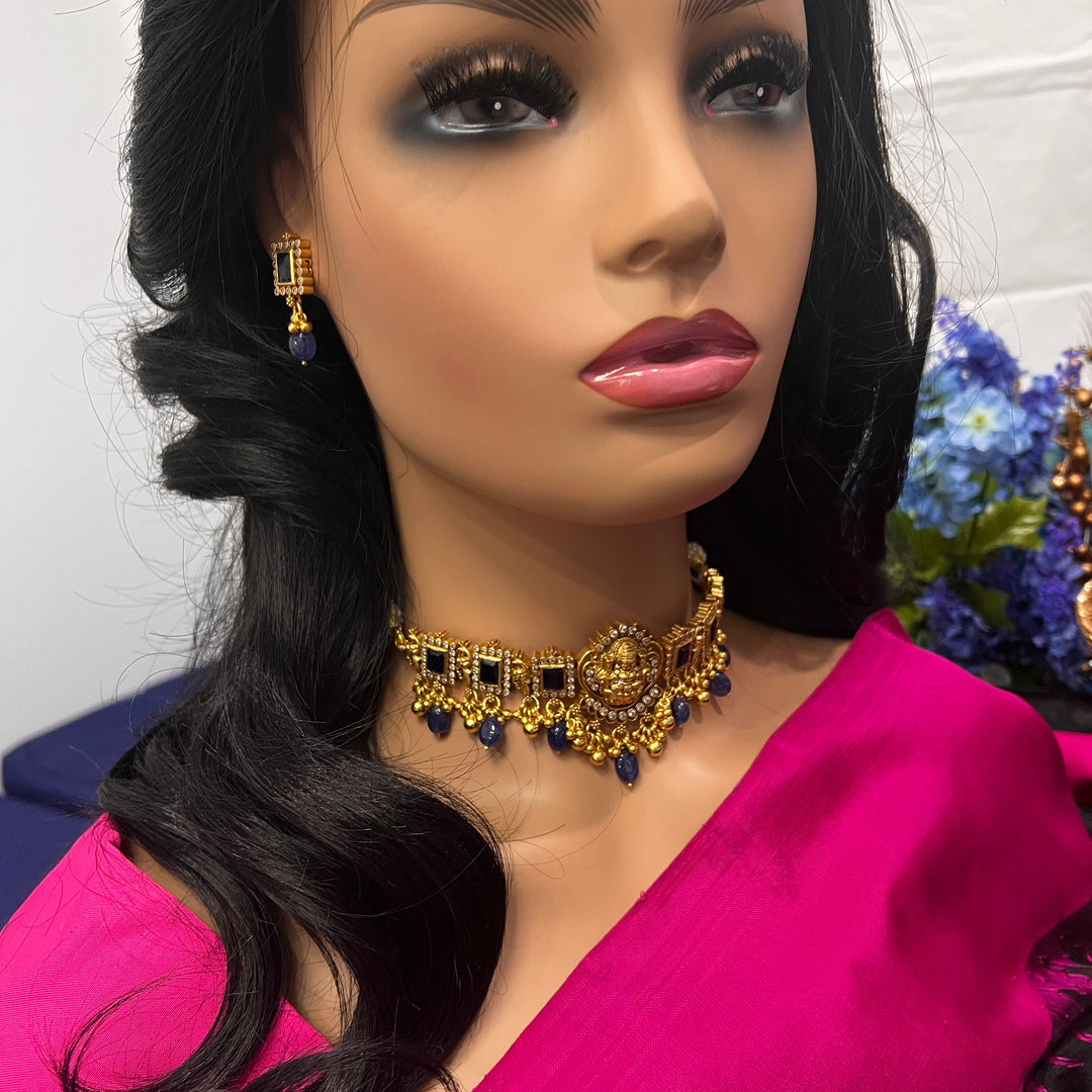Sapphire temple choker