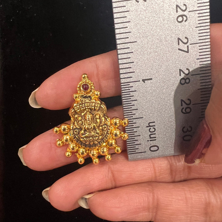 Temple design Studs