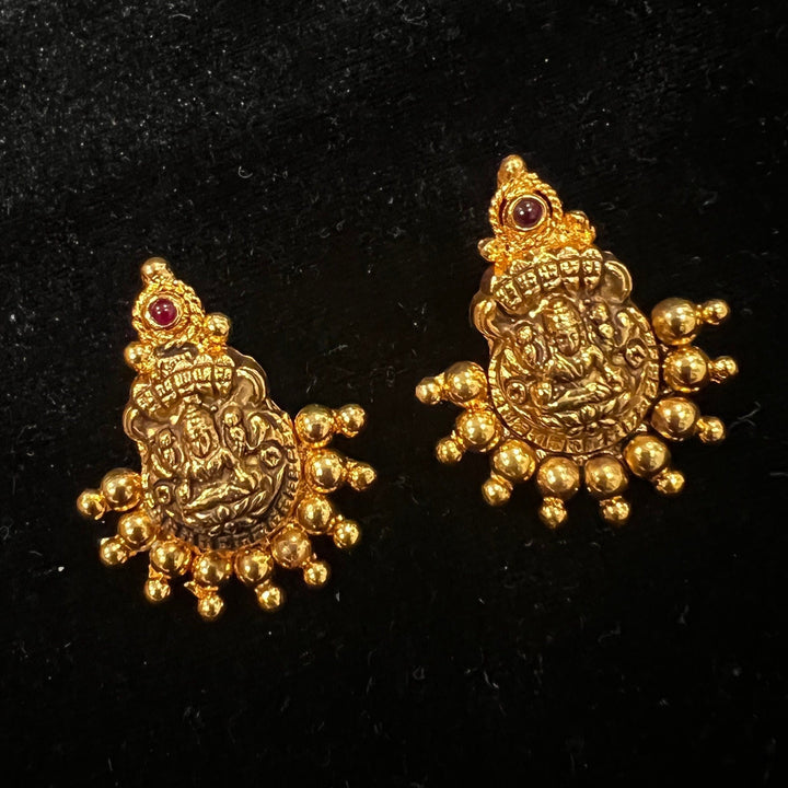 Temple design Studs