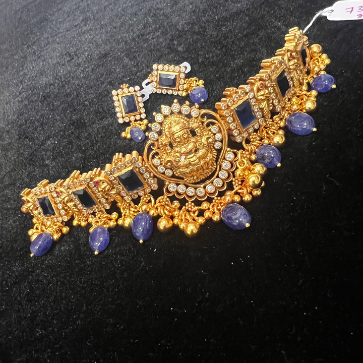 Sapphire temple choker