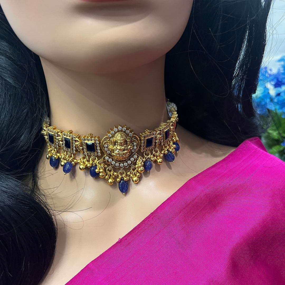 Sapphire temple choker
