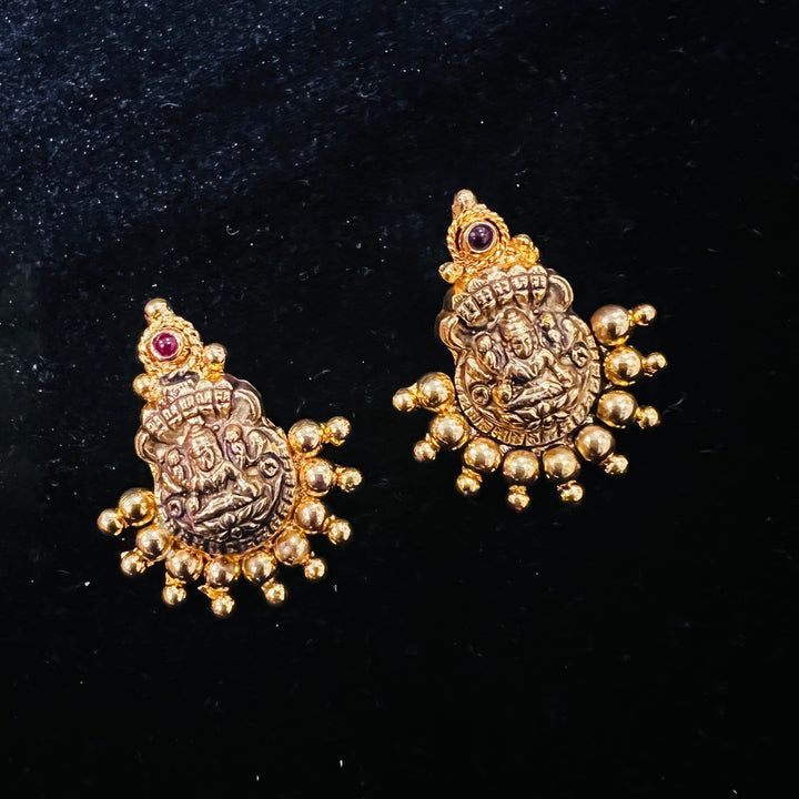 Temple design Studs