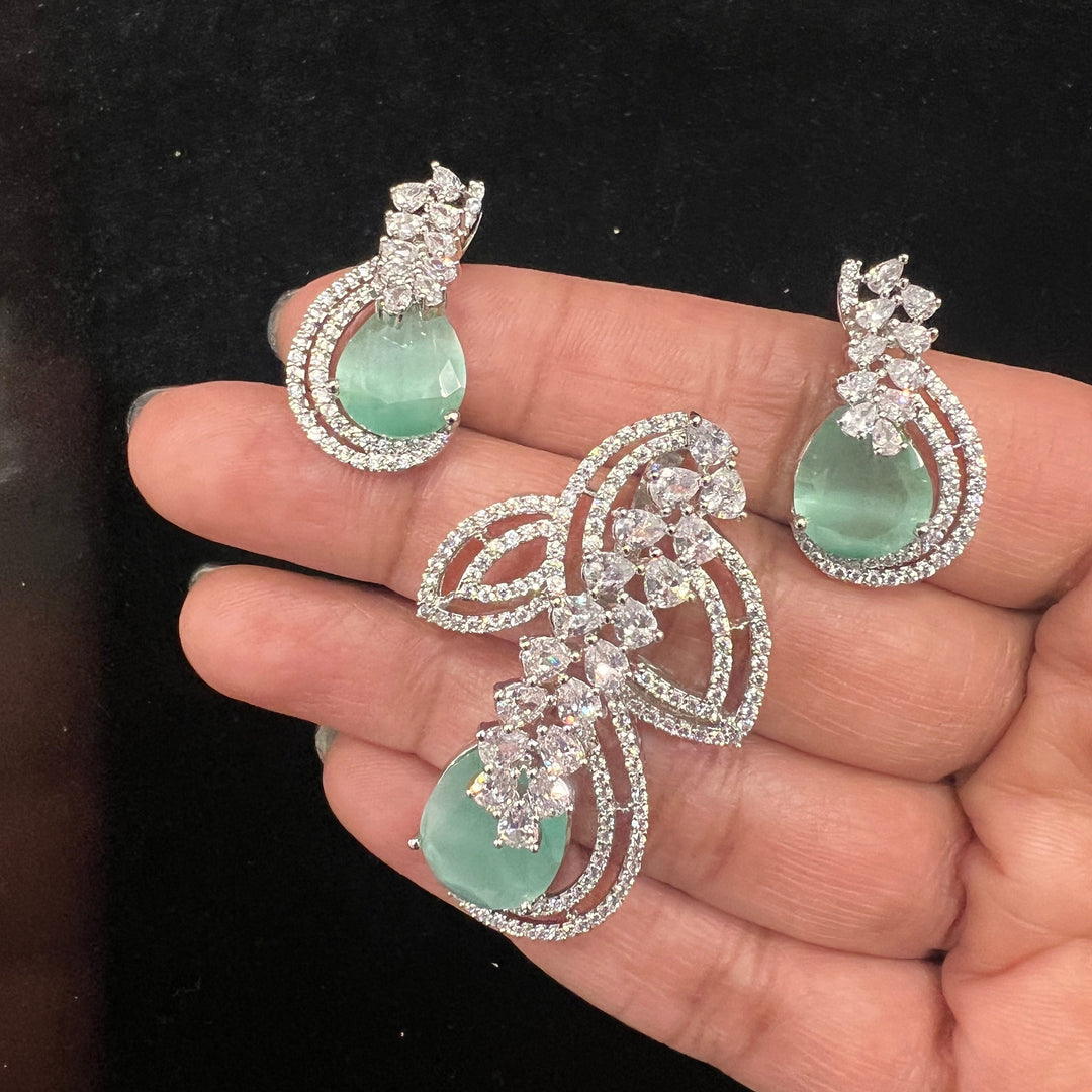 silver color Pendant set
