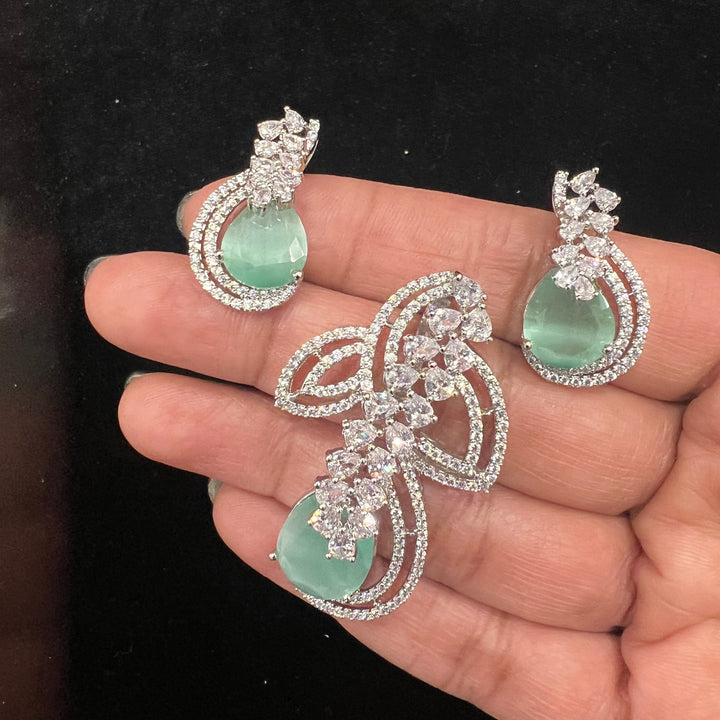 silver color Pendant set