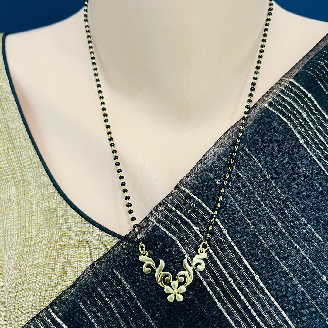 black beads plain pendant