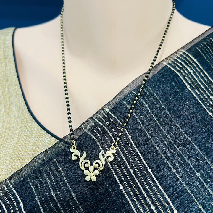 black beads plain pendant