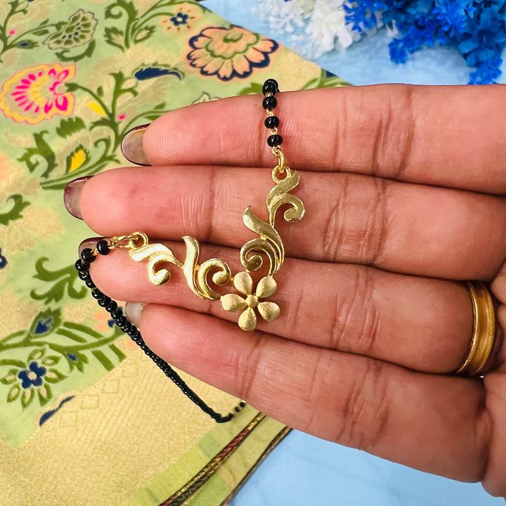 black beads plain pendant