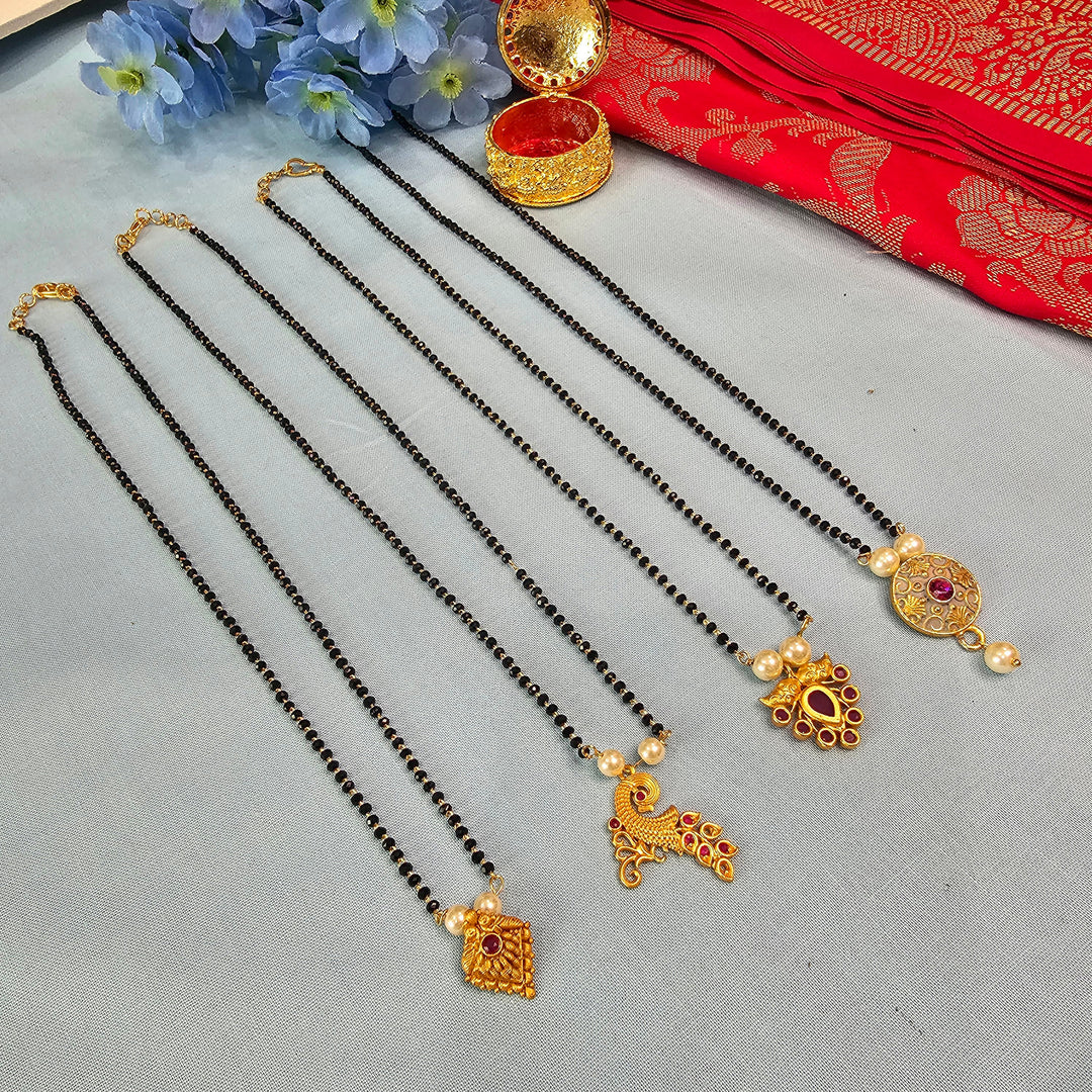 Short Black Beads necklace