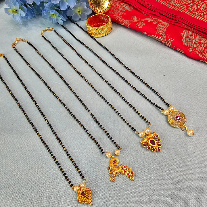 Short Black Beads necklace