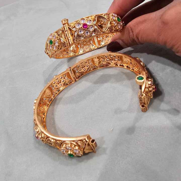 Nakshi Kundan