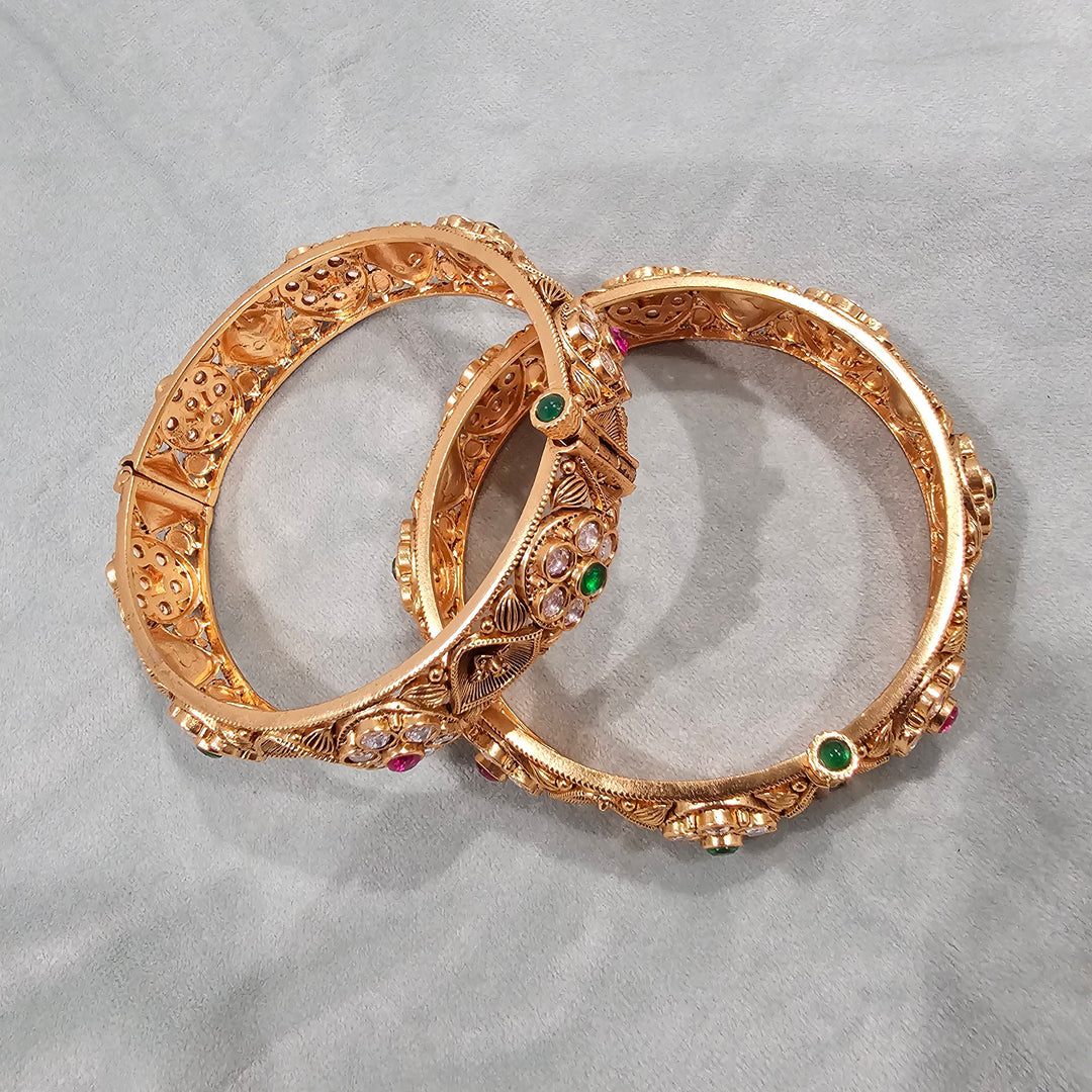 Nakshi Kundan