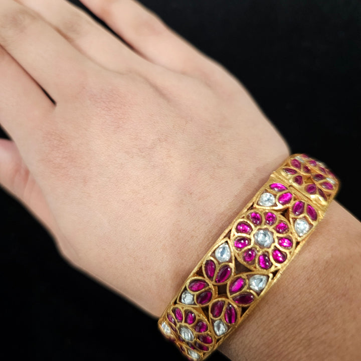 Single Kundan kada