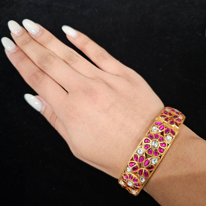 Single Kundan kada