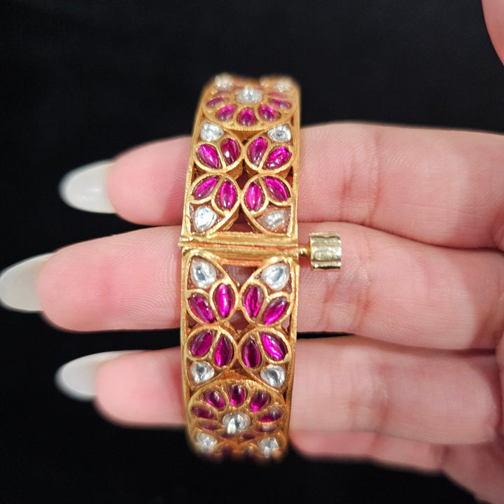 Single Kundan kada
