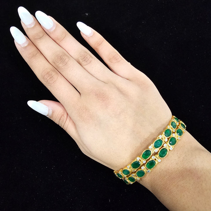 2.8 emerald Bangle set