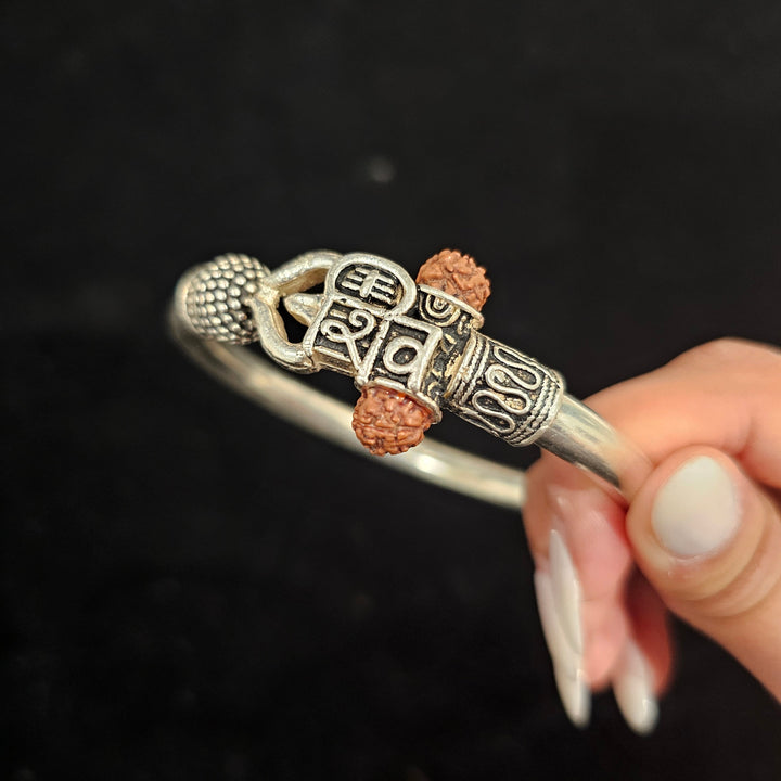 2.10 silver Mens kada