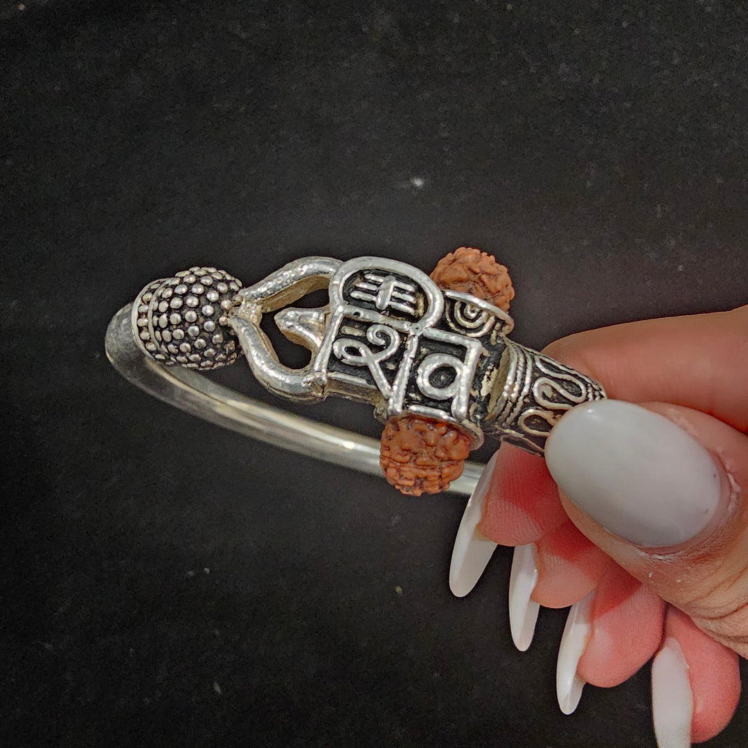 2.10 silver Mens kada
