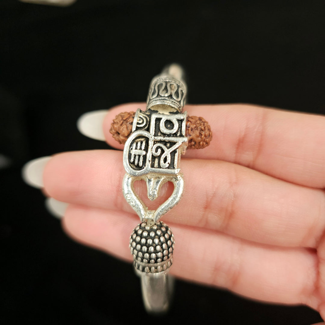 2.10 silver Mens kada