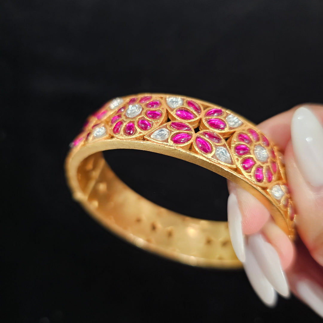 Single Kundan kada