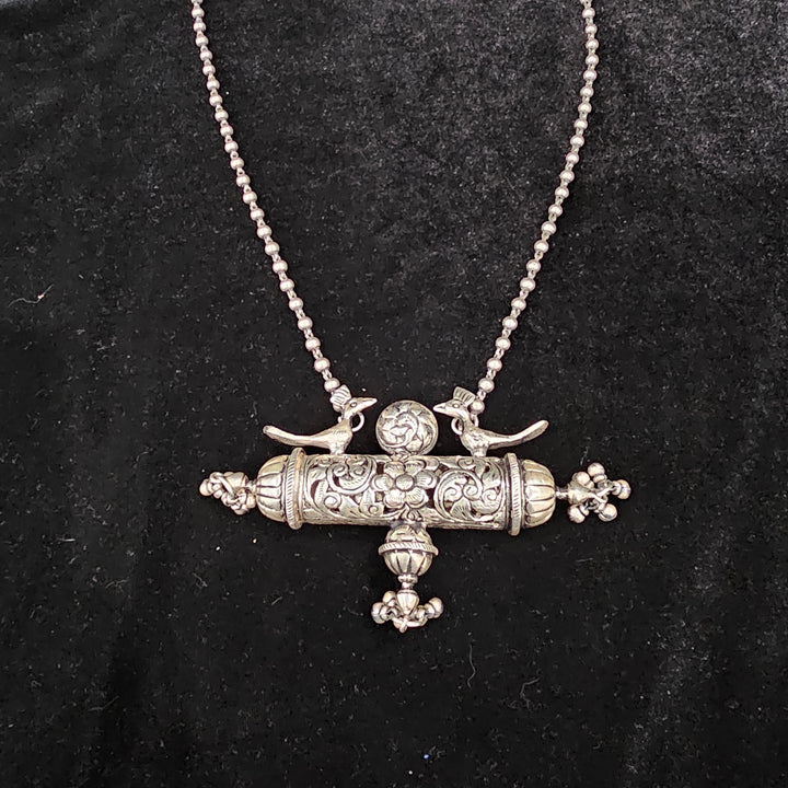 Chitayi work necklace