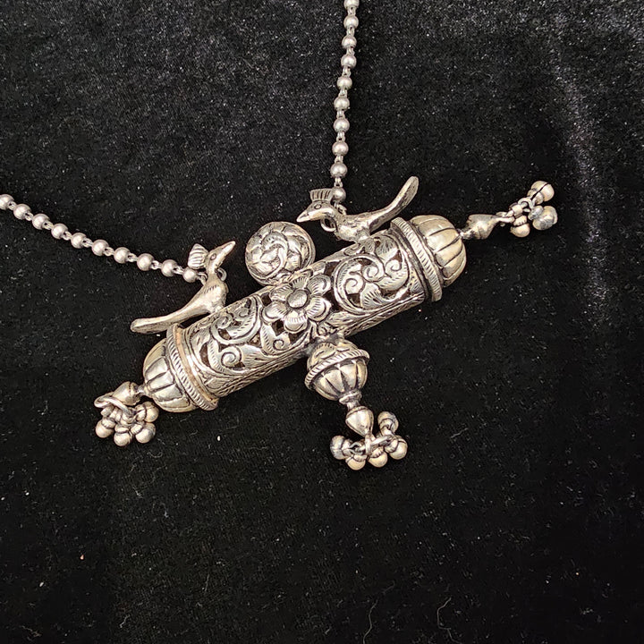Chitayi work necklace