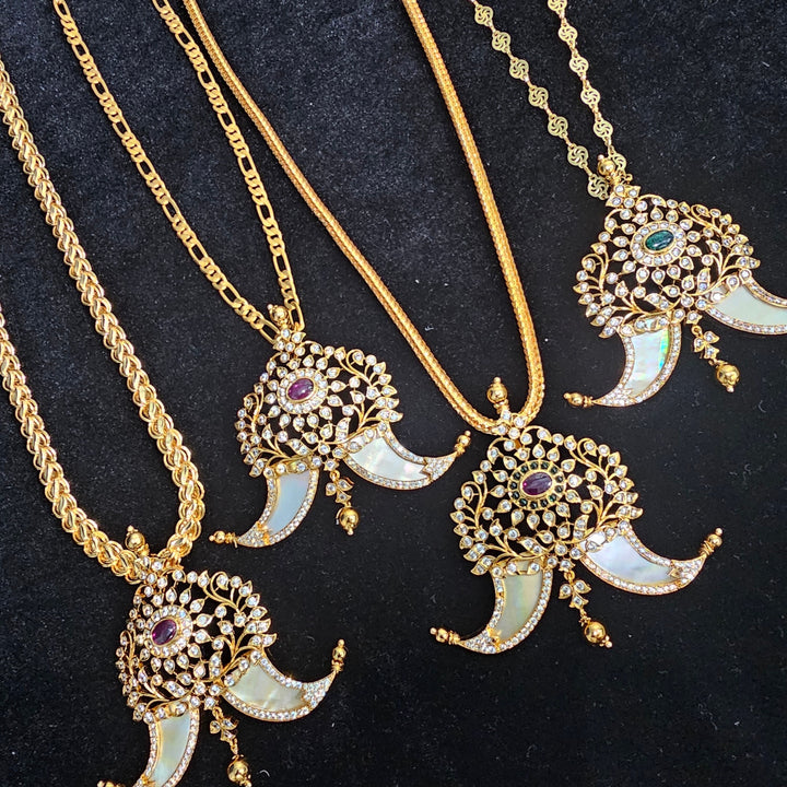 Puli goru pendant