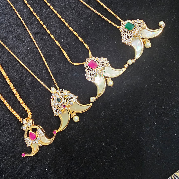 Puli goru pendant