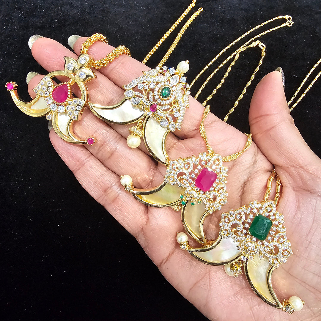 Puli goru pendant