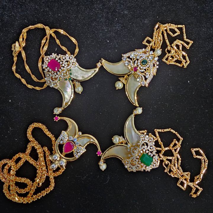 Puli goru pendant