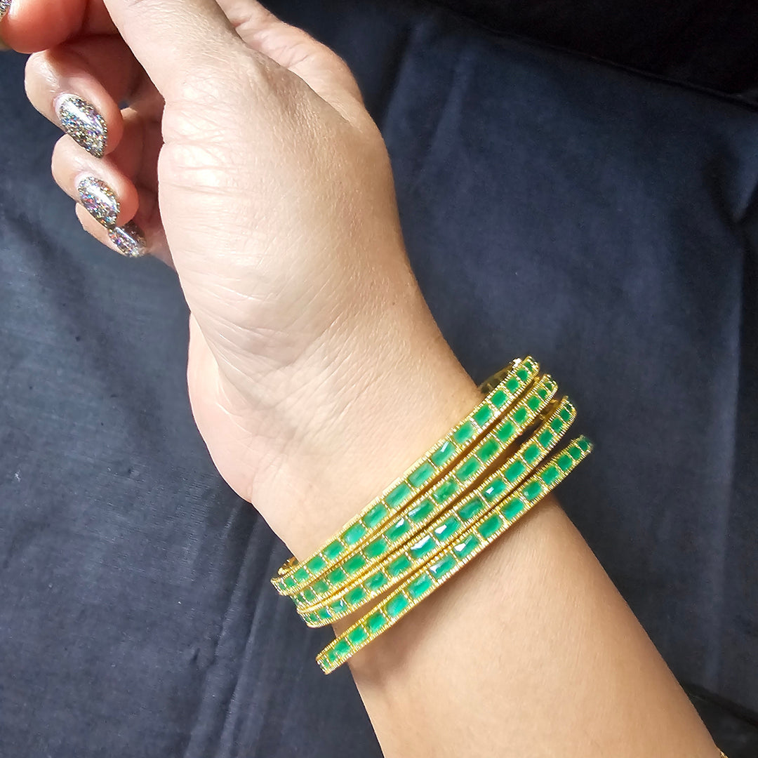gREEN STONES Bangles Set
