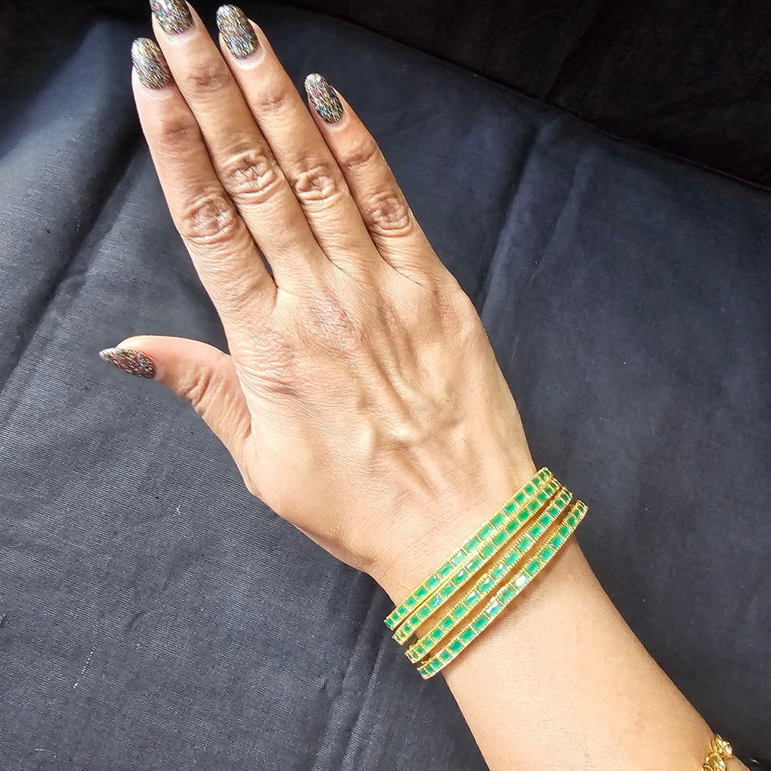 gREEN STONES Bangles Set