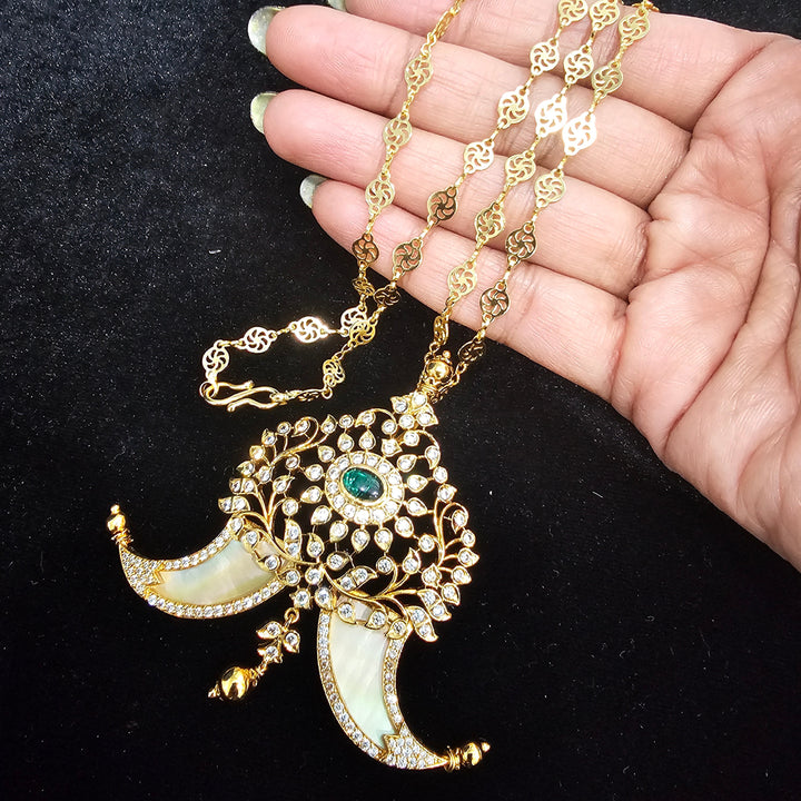Puli goru pendant