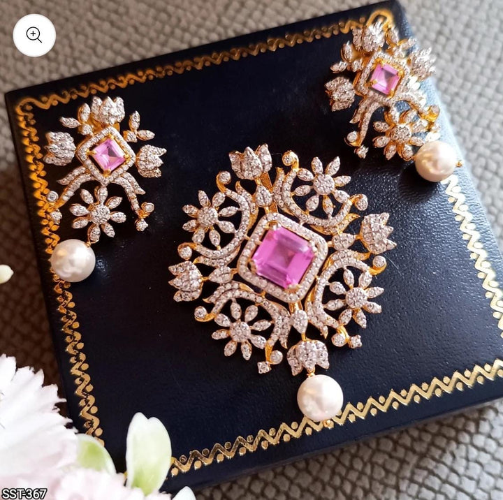 Diamond replica Pendant set