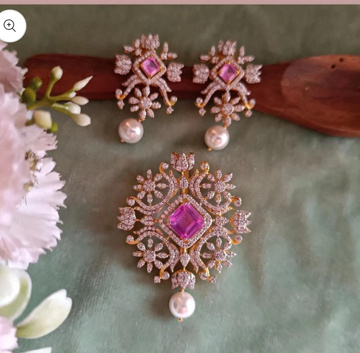 Diamond replica Pendant set