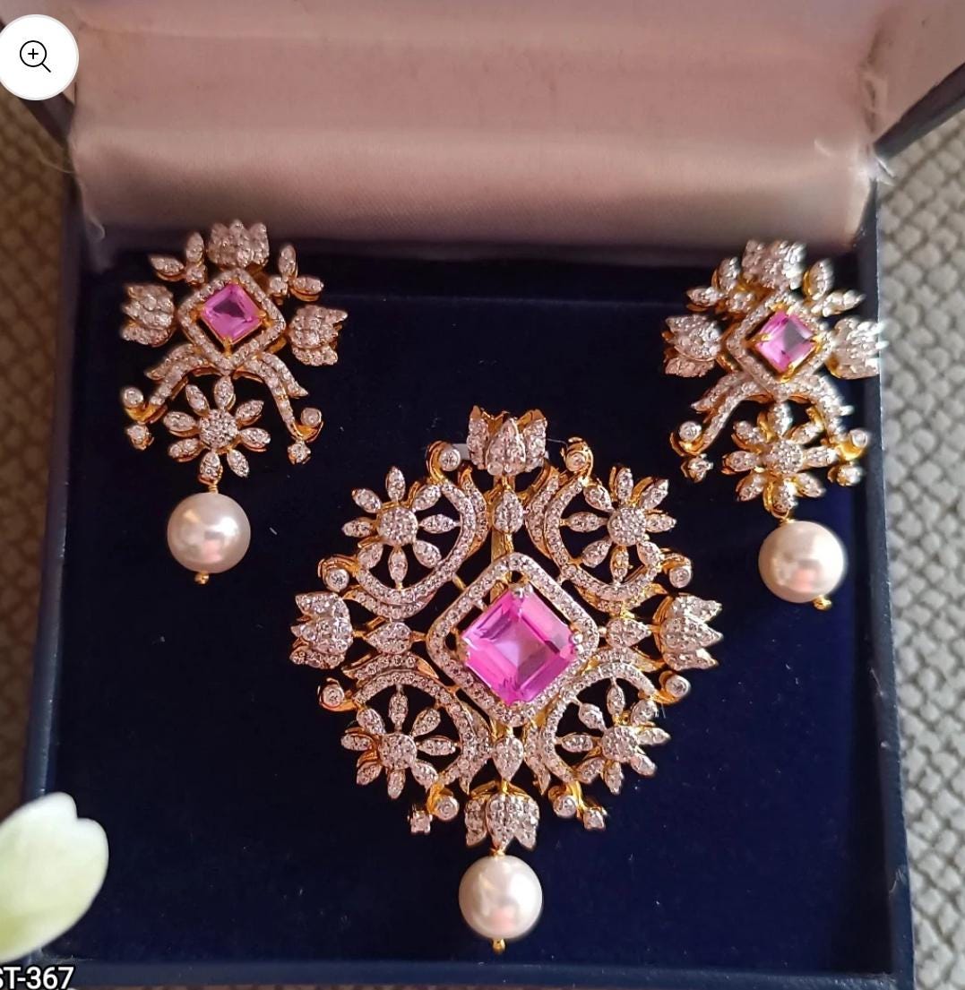 Diamond replica Pendant set