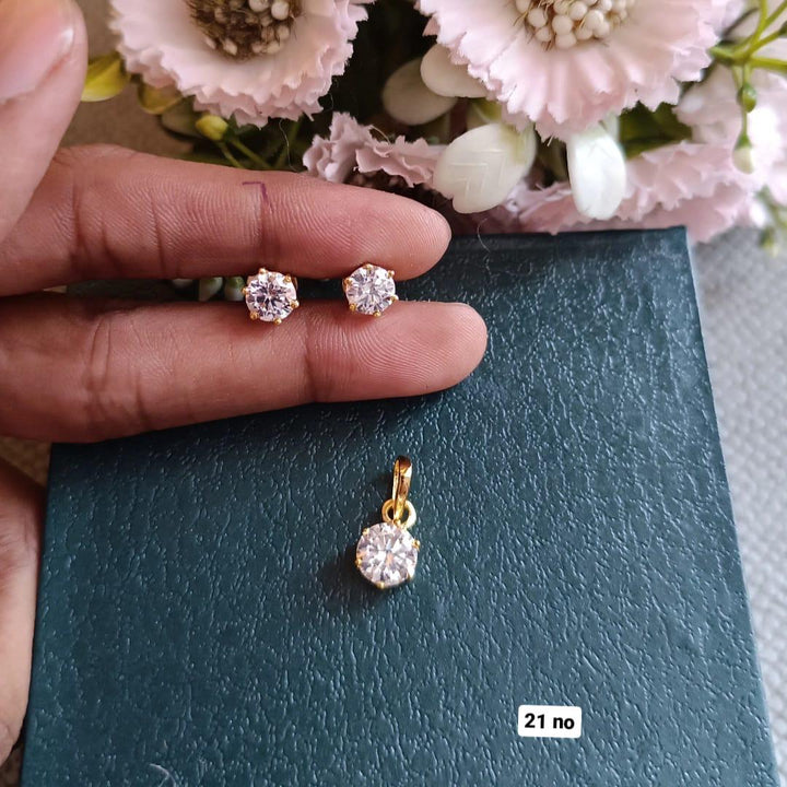 Diamond replica Pendant set