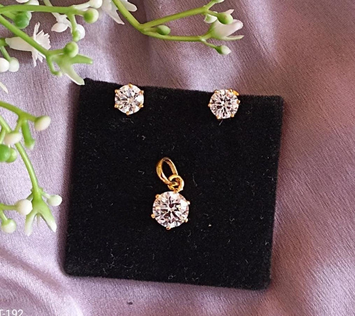 Diamond replica Pendant set
