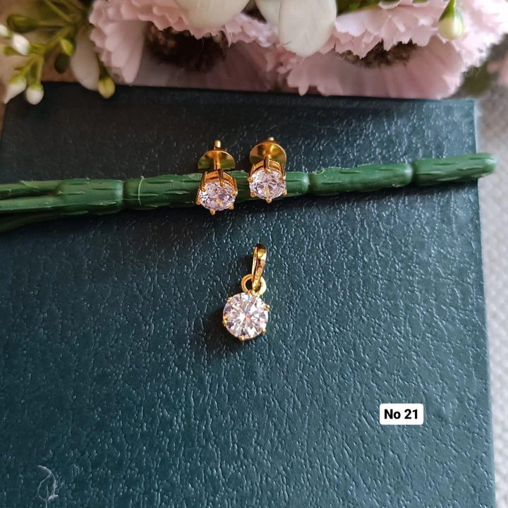 Diamond replica Pendant set
