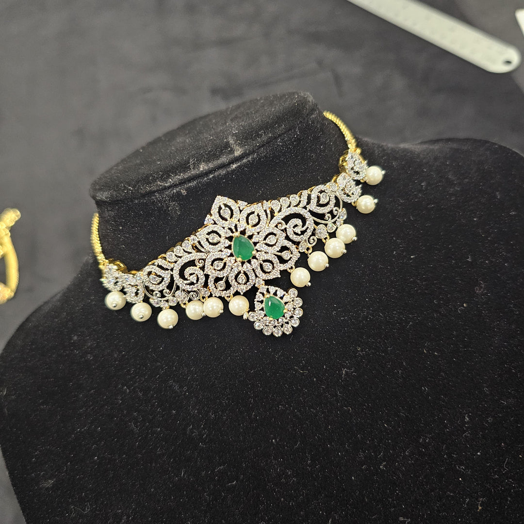 Diamond pattern armlet