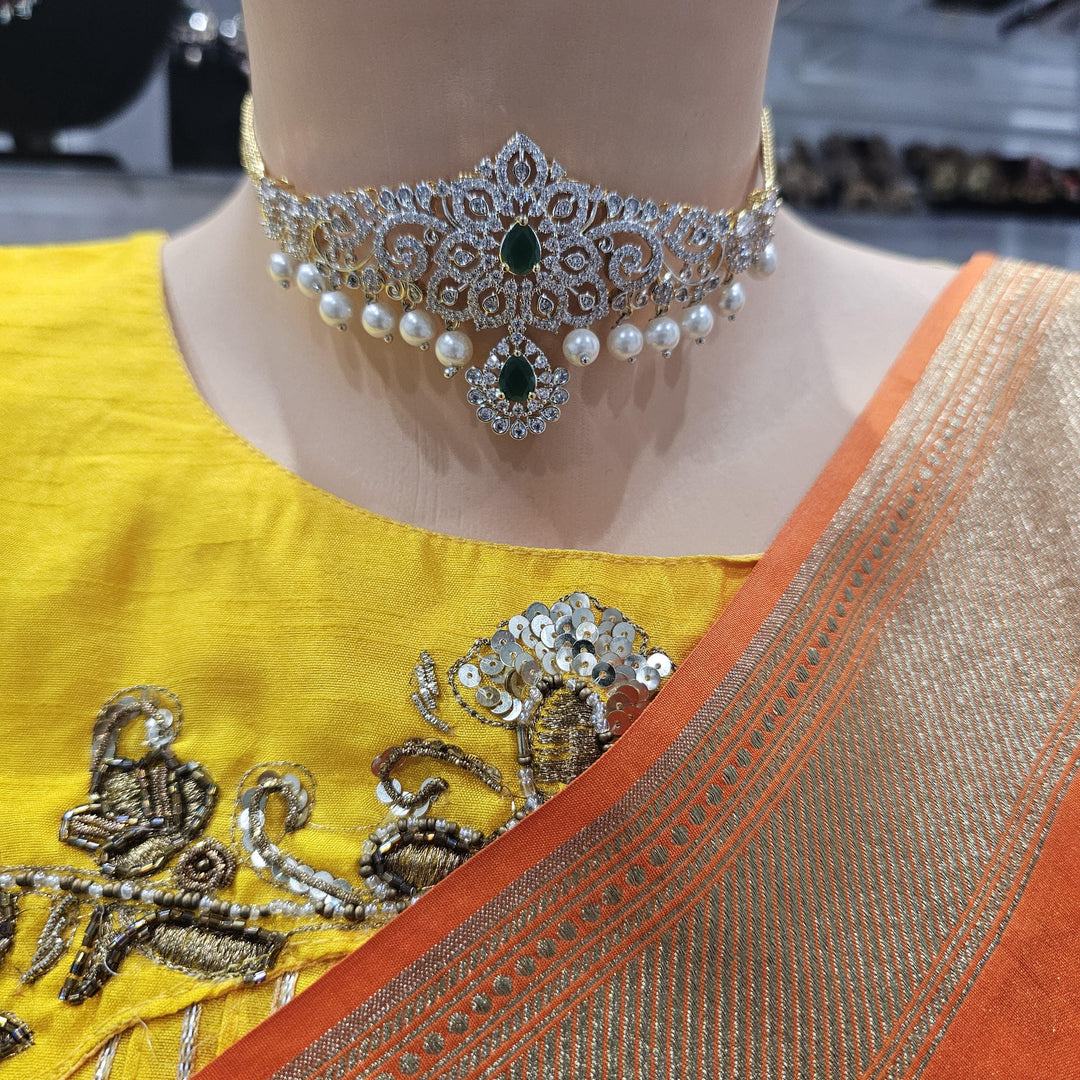 Diamond pattern armlet