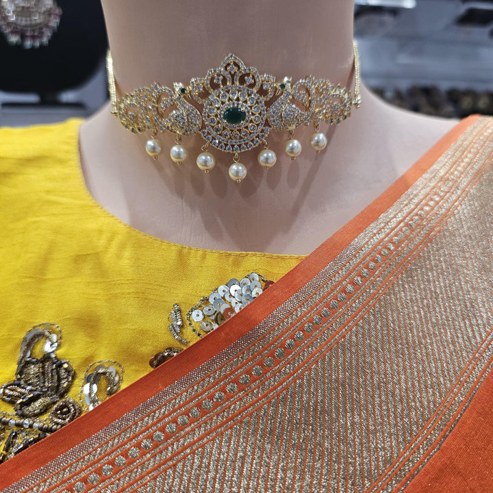 Diamond pattern armlet