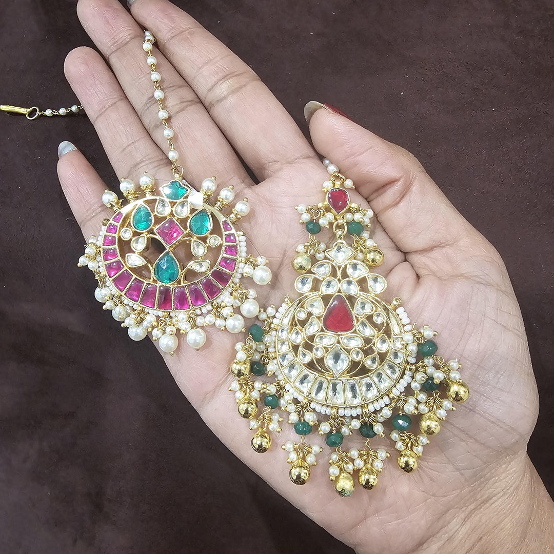 Kundan maang tikka