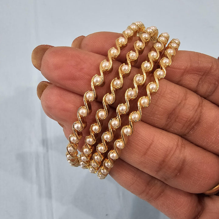 Pearl Bangles Se