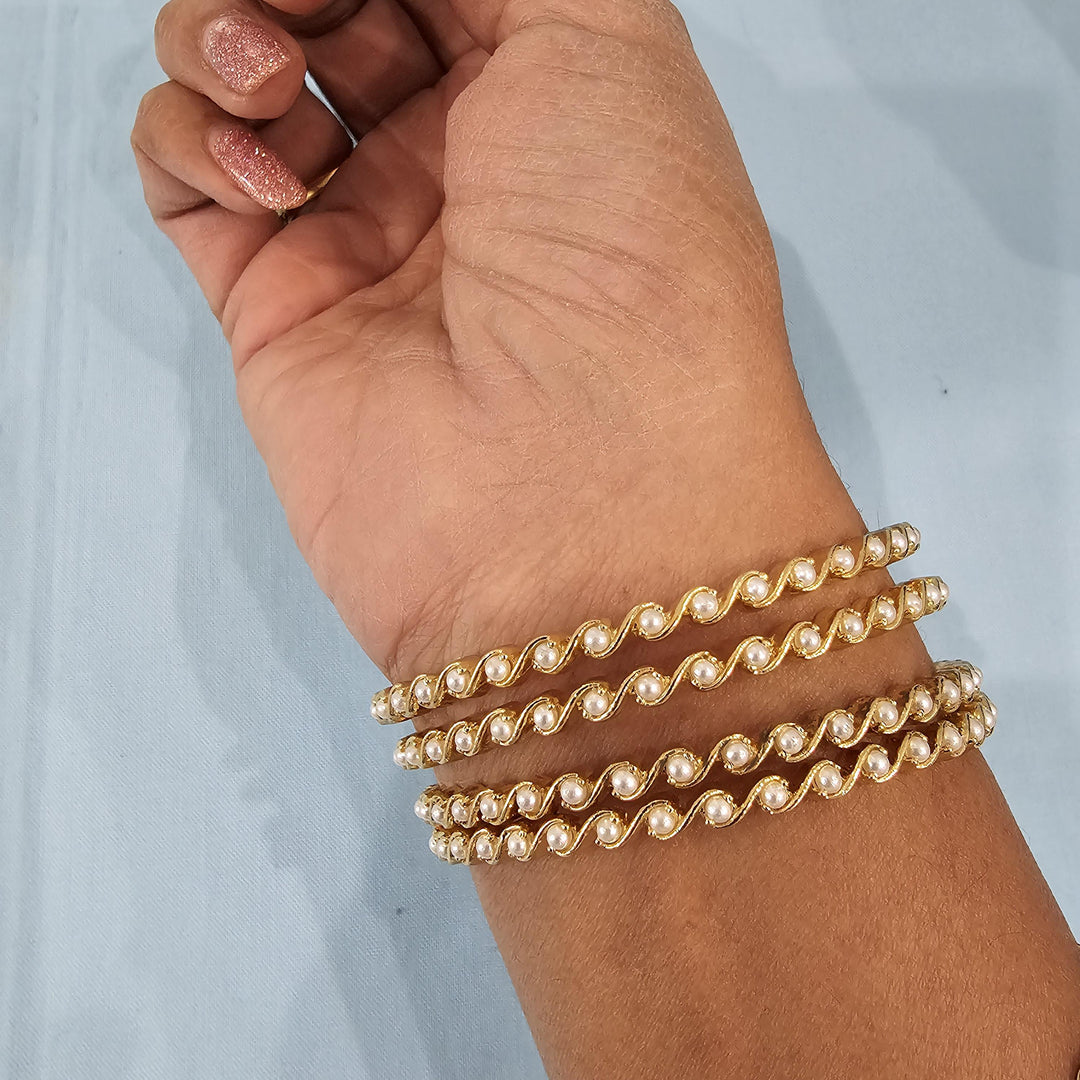 Pearl Bangles Se