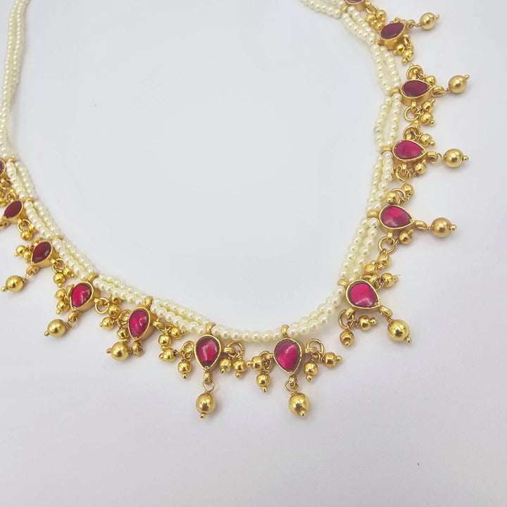 Simple Kundan necklace