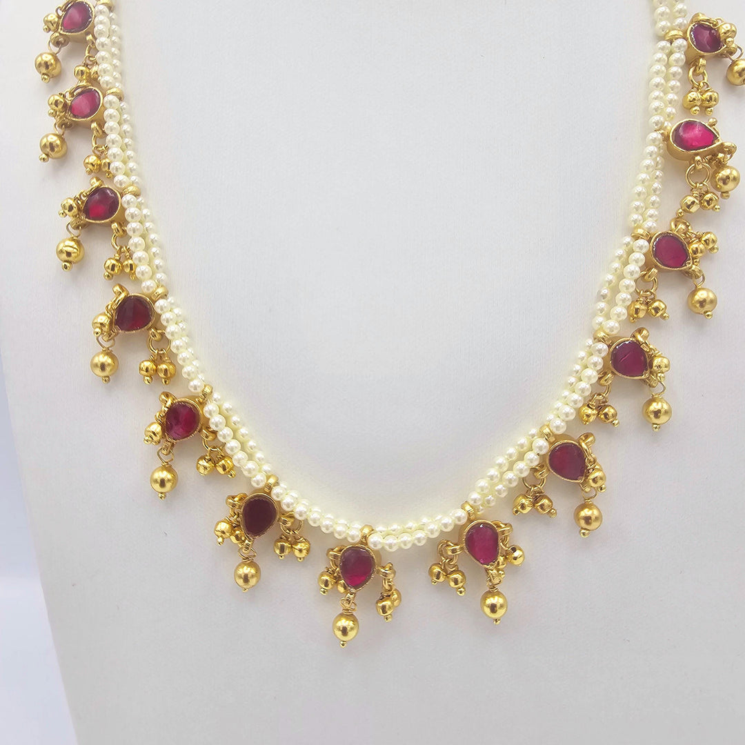 Simple Kundan necklace
